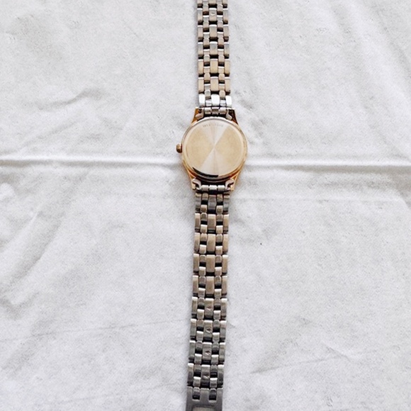 Vintage Wittnauer women's quartz watch, 24mm case, running... - Picture 4 of 4